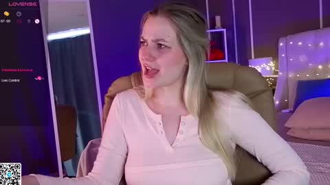 Snapshot of elina_nortas chatting on 12, 3, 2025 Elina online show from 12, 3, 2025