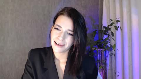 Elina online show from 23, 11, 2025
