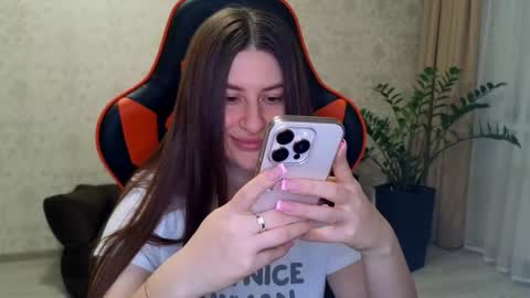 Elina online show from 15, 11, 2025