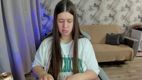 Snapshot of elisa_kollin chatting on 4, 10, 2025 Aletta Oushen online show from 4, 10, 2025