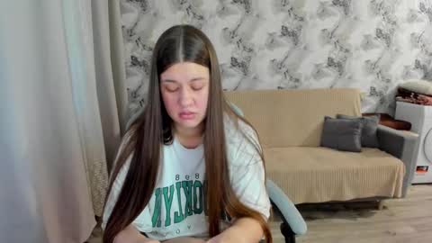 Snapshot of elisa_kollin chatting on 8, 10, 2025 Aletta Oushen online show from 8, 10, 2025