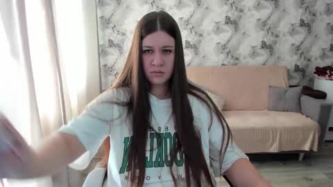 Snapshot of elisa_kollin chatting on 14, 10, 2025 Aletta Oushen online show from 14, 10, 2025