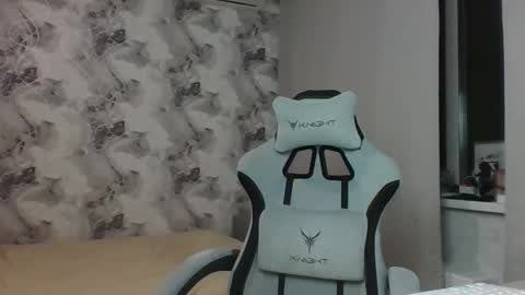 Snapshot of elisa_kollin chatting on 7, 2, 2026 Aletta Oushen online show from 7, 2, 2026