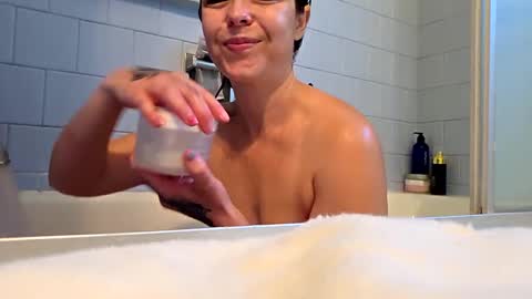 Snapshot of elisehipele chatting on 27, 9, 2025 elisehipele online show from 27, 9, 2025