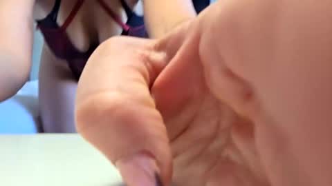 Snapshot of elisehipele chatting on 9, 10, 2025 elisehipele online show from 9, 10, 2025