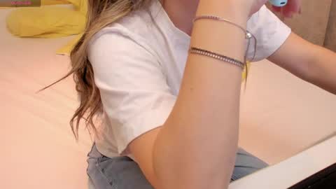 Elly online show from 4, 5, 2026