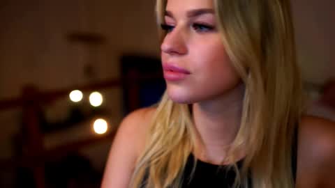 Snapshot of elister_alison chatting on 26, 9, 2025 Sunflower online show from 26, 9, 2025