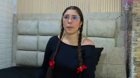 elisvega online show from 14, 4, 2026