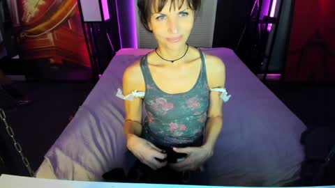 Elizabethangel online show from 30, 1, 2025