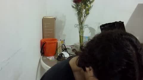 Elizabeth Martinez  online show from 26, 11, 2025