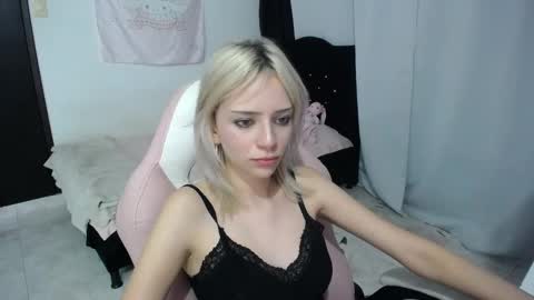 Snapshot of elizabeth_rose02 chatting on 22, 2, 2026 Elizabeth online show from 22, 2, 2026