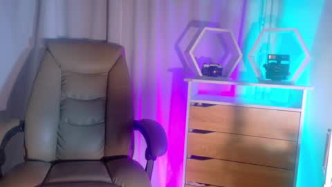 Lizzy online show from 17, 7, 2026