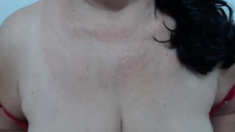 ElizabethMiler online show from 15, 7, 2026
