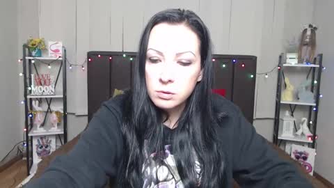 ElizabethSho online show from 21, 1, 2025