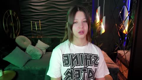 Snapshot of elizamild chatting on 9, 1, 2025 Eliza online show from 9, 1, 2025