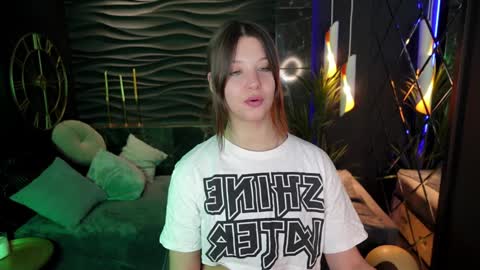 Snapshot of elizamild chatting on 9, 1, 2025 Eliza online show from 9, 1, 2025