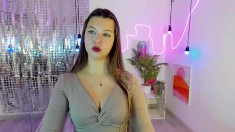 Snapshot of elizamild chatting on 2, 10, 2025 Eliza online show from 2, 10, 2025