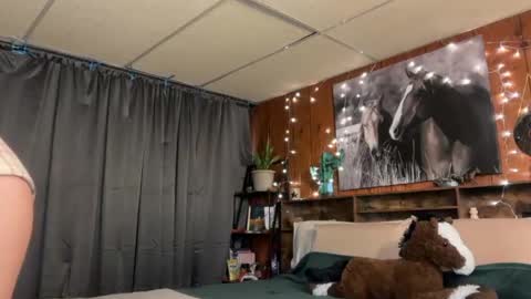 Ella online show from 28, 5, 2026