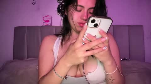 Ella  online show from 4, 12, 2025