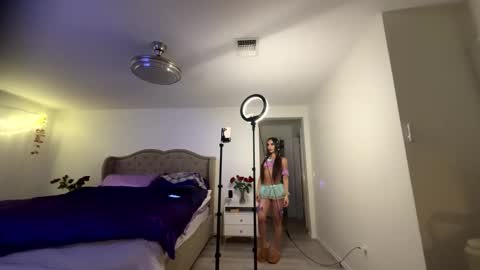 Snapshot of ella_ella_ella_ay chatting on 24, 10, 2025 ella_ella_ella_ay online show from 24, 10, 2025