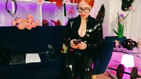 ella_kross online show from 21, 4, 2026