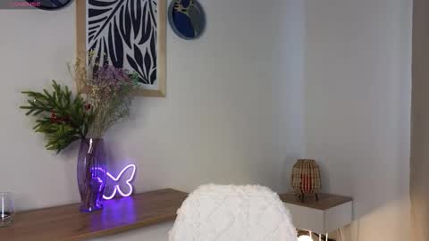 Snapshot of ella_mental chatting on 19, 3, 2026 ella_mental online show from 19, 3, 2026