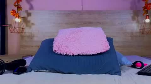 ella_mon online show from 29, 7, 2026