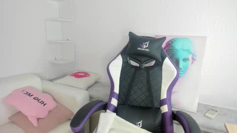 Ella online show from 12, 3, 2026