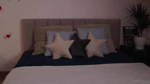 Ella online show from 16, 2, 2025