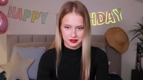 Ella online show from 1, 3, 2025