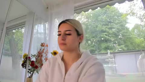 ella_vee online show from 2, 5, 2026