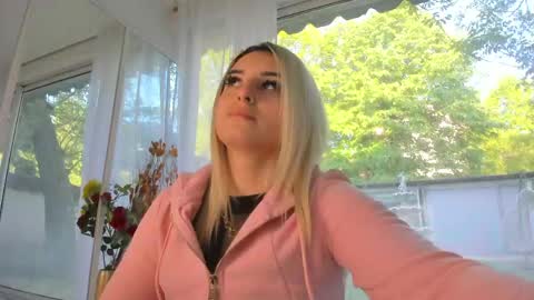 ella_vee online show from 4, 5, 2026