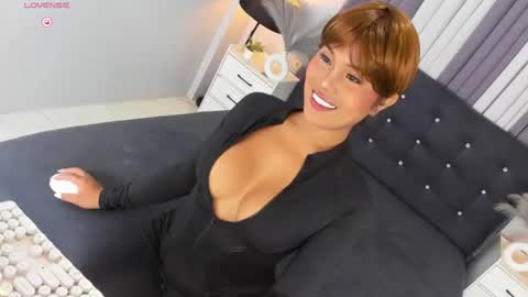 Snapshot of ellabrown_ chatting on 27, 6, 2026 SINGLE PO online show from 27, 6, 2026