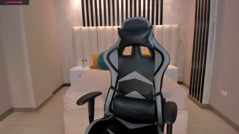 EllaClark online show from 6, 1, 2025