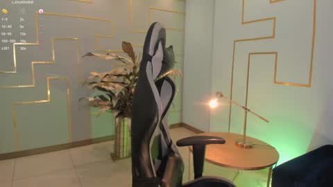 EllaClark online show from 2, 2, 2025