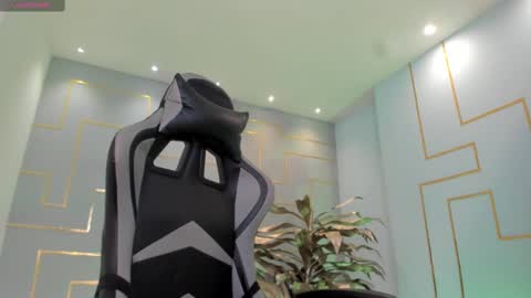 EllaClark online show from 18, 2, 2025