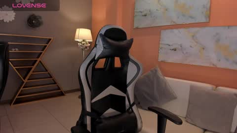 EllaClark online show from 19, 2, 2025