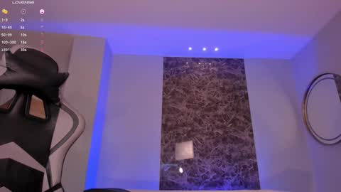 EllaClark online show from 28, 2, 2025