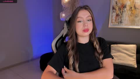 EllaClark online show from 3, 3, 2025