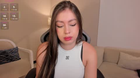 EllaClark online show from 23, 9, 2025