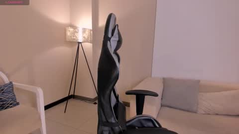 EllaClark online show from 24, 9, 2025