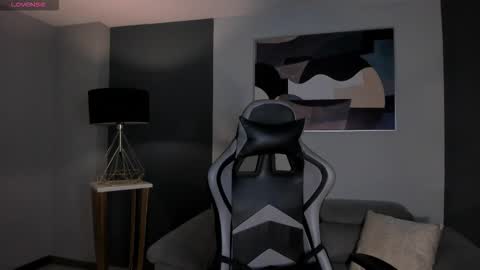 EllaClark online show from 28, 9, 2025