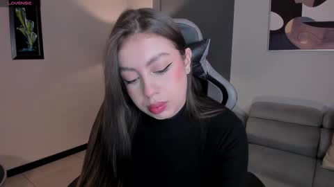 EllaClark online show from 29, 9, 2025