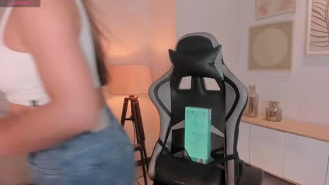 EllaClark online show from 3, 10, 2025