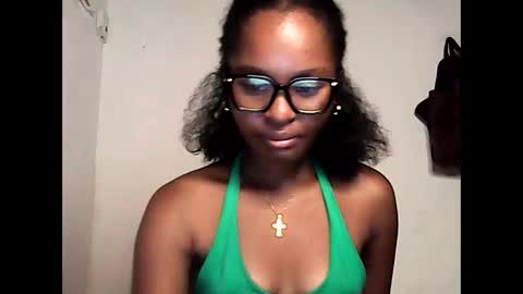 ellah245 online show from 20, 4, 2026