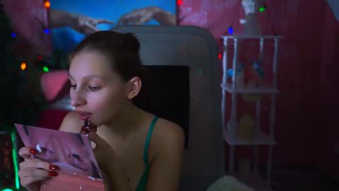 Ella online show from 4, 1, 2025