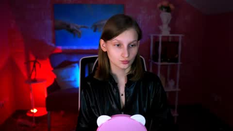 Ella online show from 19, 4, 2026