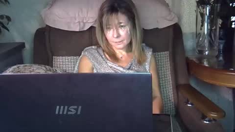 ellajohnsonx online show from 25, 10, 2025