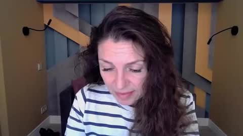 EllaLongs online show from 28, 10, 2025