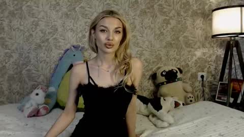 ellamilla online show from 19, 11, 2025